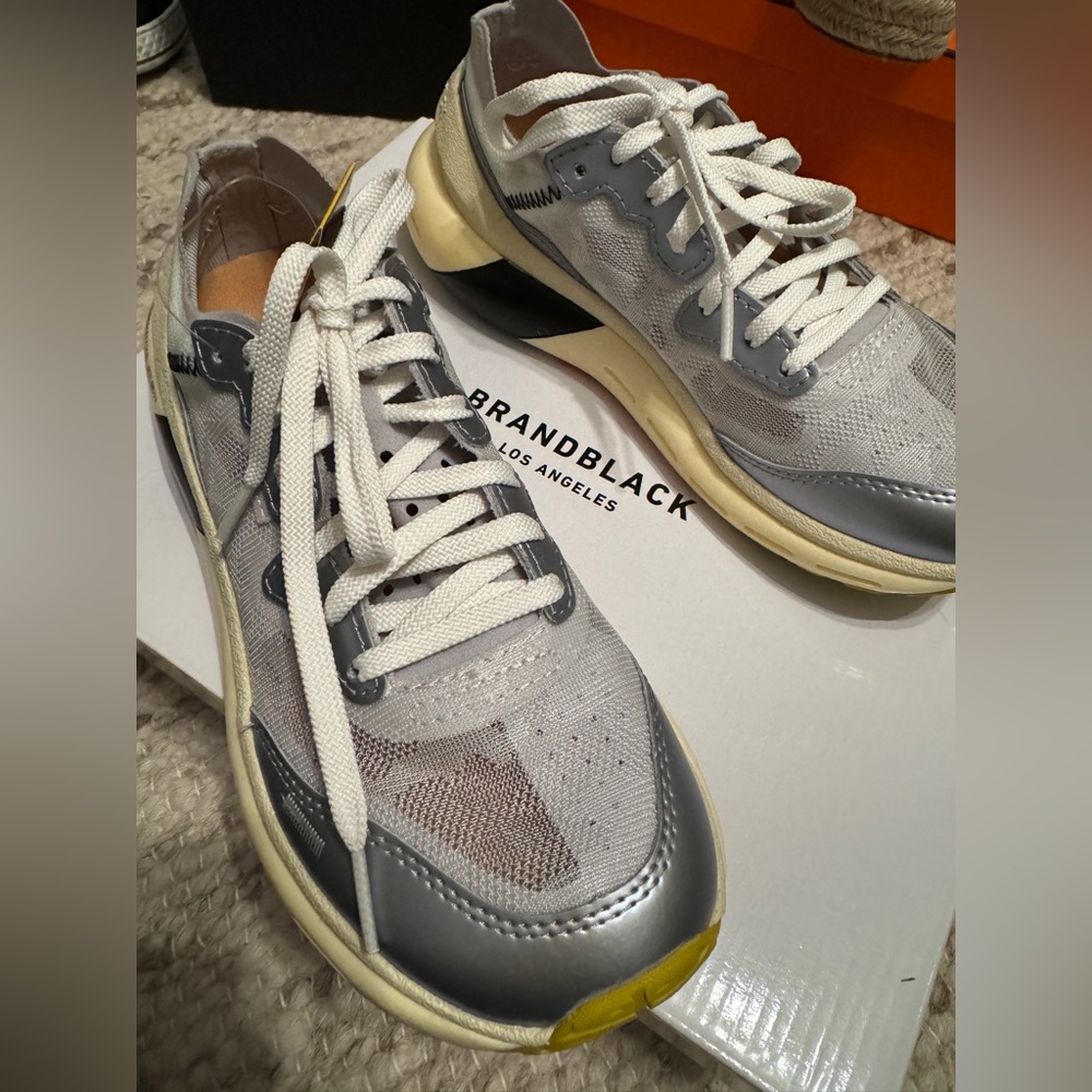 BrandBlack NIB size 6.5 Specter Supercritical